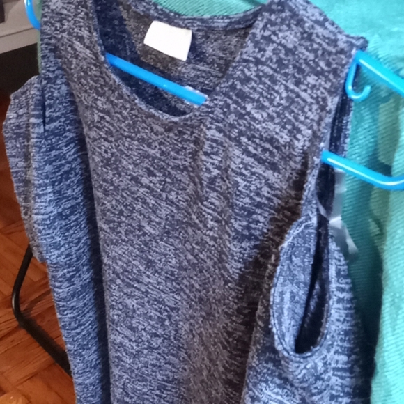 Dress - Picture 3 of 4